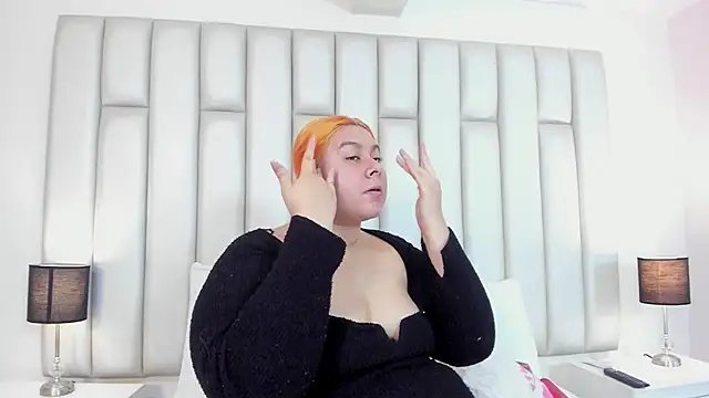 aandreaperez online show from 26, 2, 2025