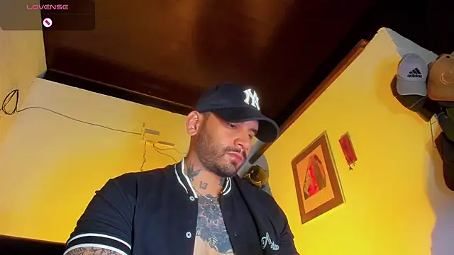 CamiloGray  online show from 20, 3, 2025