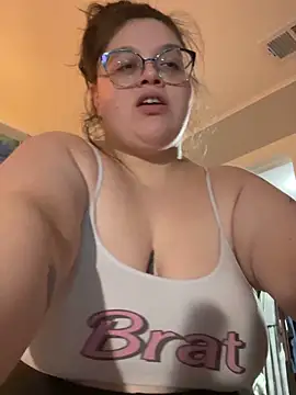 Snapshot of ItsBunniBabe chatting on 5, 6, 2026 ItsBunniBabe online show from 5, 6, 2026