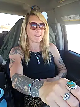 SheIsSomething online show from 6, 2, 2025