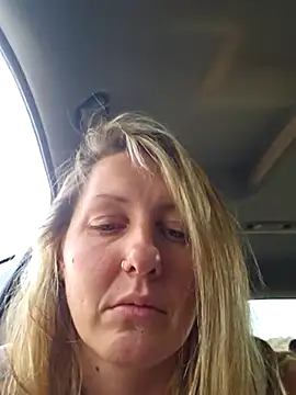 SheIsSomething online show from 28, 2, 2025