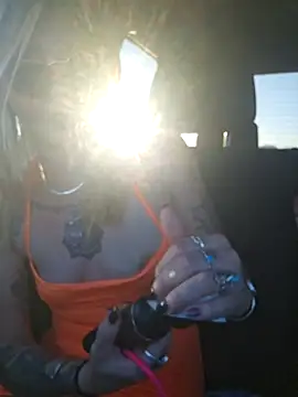 SheIsSomething online show from 4, 2, 2026