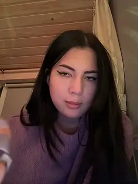 Snapshot of clairewntr chatting on 1, 1, 2025 clairewntr online show from 1, 1, 2025