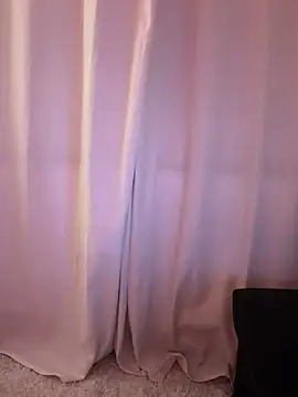 Snapshot of clairewntr chatting on 20, 4, 2026 clairewntr online show from 20, 4, 2026