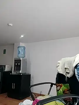 aisha latina online show from 15, 10, 2025