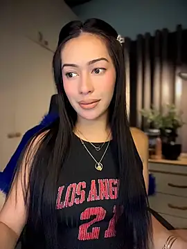 Snapshot of Jasmine_Elcock chatting on 26, 4, 2026 Jasmine Elcock online show from 26, 4, 2026