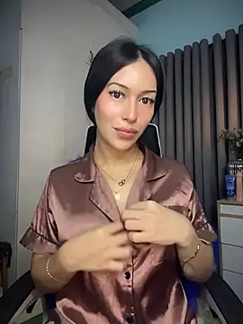 Snapshot of Jasmine_Elcock chatting on 4, 7, 2026 Jasmine Elcock online show from 4, 7, 2026