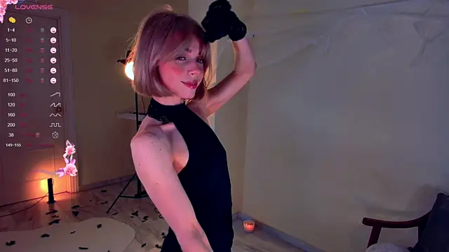 Snapshot of Arielle__03 chatting on 31, 10, 2025 Arielle 03 online show from 31, 10, 2025