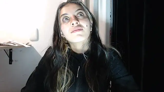 Snapshot of mariecam420 chatting on 20, 1, 2025 mariecam420 online show from 20, 1, 2025
