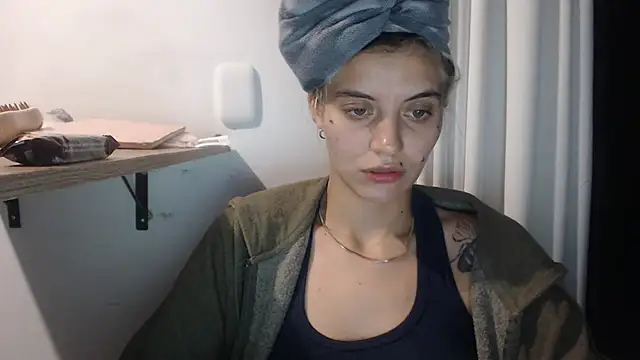Snapshot of mariecam420 chatting on 23, 1, 2025 mariecam420 online show from 23, 1, 2025