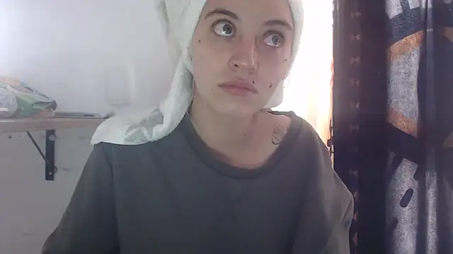 Snapshot of mariecam420 chatting on 26, 1, 2025 mariecam420 online show from 26, 1, 2025