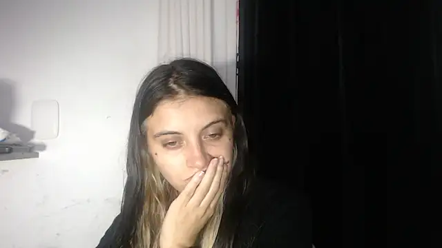 Snapshot of mariecam420 chatting on 21, 2, 2025 mariecam420 online show from 21, 2, 2025