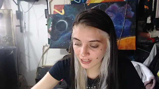 Snapshot of mariecam420 chatting on 13, 3, 2025 mariecam420 online show from 13, 3, 2025
