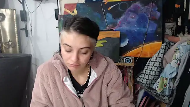 Snapshot of mariecam420 chatting on 14, 3, 2025 mariecam420 online show from 14, 3, 2025