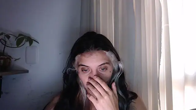 Snapshot of mariecam420 chatting on 18, 3, 2025 mariecam420 online show from 18, 3, 2025