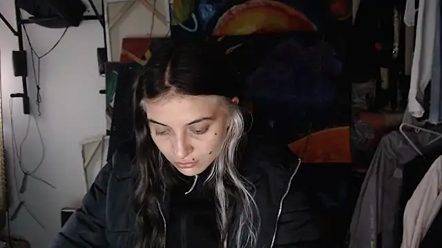 Snapshot of mariecam420 chatting on 20, 3, 2025 mariecam420 online show from 20, 3, 2025