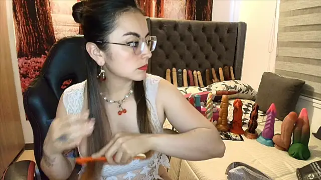 Snapshot of sofia23dirty chatting on 15, 5, 2026 sofia23dirty online show from 15, 5, 2026