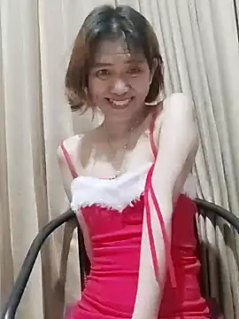 Snapshot of Little_suzy5 chatting on 2, 12, 2024 Little suzy5 online show from 2, 12, 2024