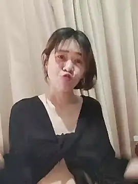 Snapshot of Little_suzy5 chatting on 12, 12, 2024 Little suzy5 online show from 12, 12, 2024