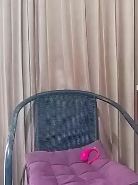 Snapshot of Little_suzy5 chatting on 21, 12, 2024 Little suzy5 online show from 21, 12, 2024