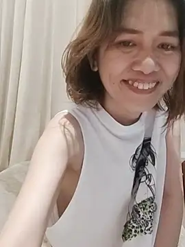 Snapshot of Little_suzy5 chatting on 17, 2, 2025 Little suzy5 online show from 17, 2, 2025