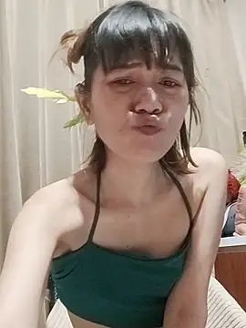 Snapshot of Little_suzy5 chatting on 8, 3, 2025 Little suzy5 online show from 8, 3, 2025