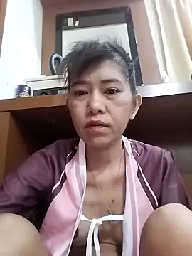 Snapshot of Little_suzy5 chatting on 16, 5, 2026 Little suzy5 online show from 16, 5, 2026