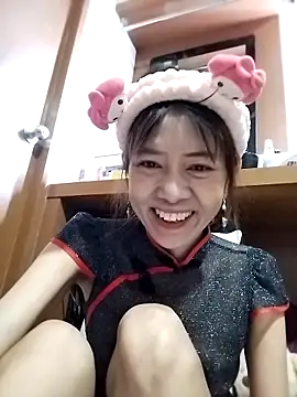 Snapshot of Little_suzy5 chatting on 9, 6, 2026 Little suzy5 online show from 9, 6, 2026