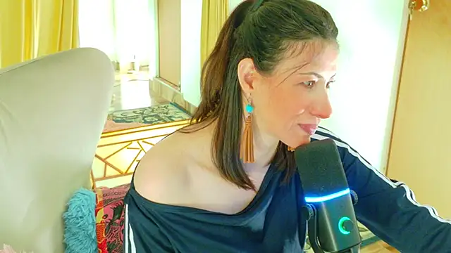 Snapshot of magali_19 chatting on 17, 4, 2026 magali 19 online show from 17, 4, 2026