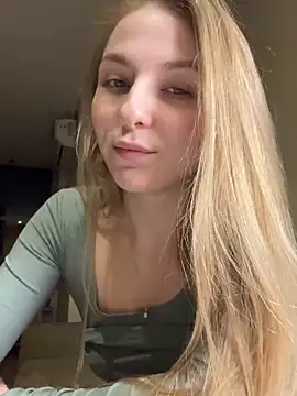 Snapshot of Aquilaris_ chatting on 4, 3, 2025 Aquilaris  online show from 4, 3, 2025