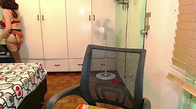 Ezradeliciosa online show from 20, 12, 2024