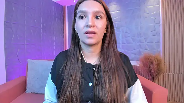 miataylorr1 online show from 12, 2, 2025