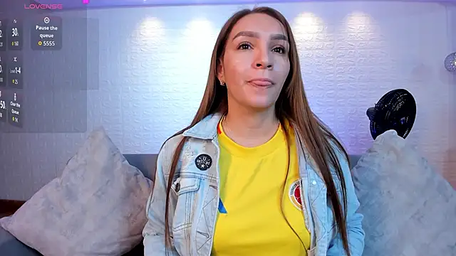 miataylorr1 online show from 9, 9, 2025