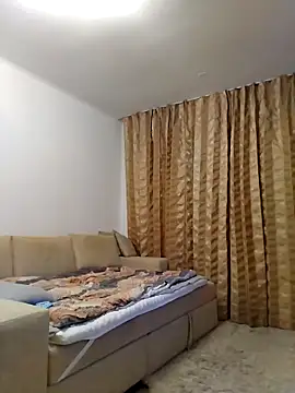 baby sweet girl  online show from 19, 1, 2025