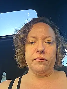 Snapshot of julimonroe chatting on 1, 6, 2026 julimonroe online show from 1, 6, 2026
