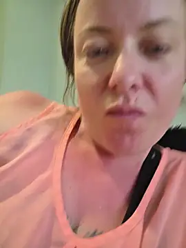 Snapshot of julimonroe chatting on 22, 6, 2026 julimonroe online show from 22, 6, 2026