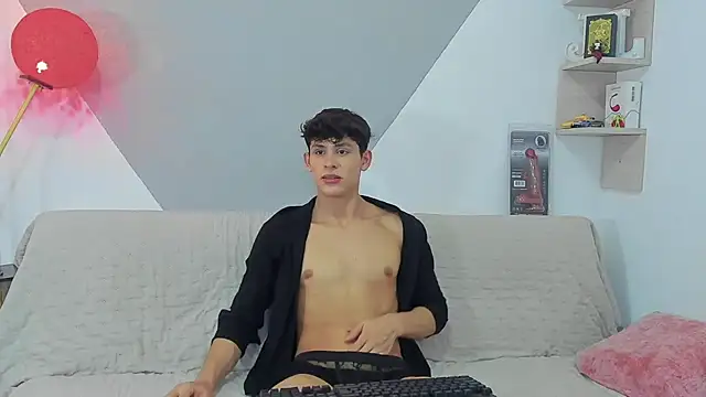 Snapshot of logan_thomas chatting on 18, 3, 2025 logan thomas online show from 18, 3, 2025