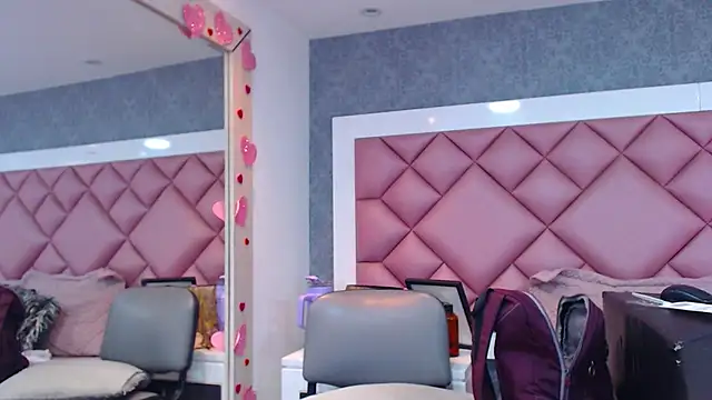 Snapshot of DanielaDuff chatting on 6, 2, 2026 DanielaDuff online show from 6, 2, 2026