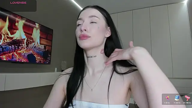 JenniferQueen11 online show from 18, 4, 2026