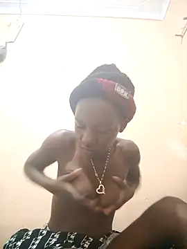 Snapshot of Petite_li chatting on 21, 11, 2025 Petite li online show from 21, 11, 2025