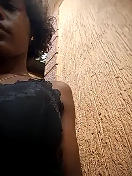 Snapshot of Petite_li chatting on 10, 1, 2026 Petite li online show from 10, 1, 2026