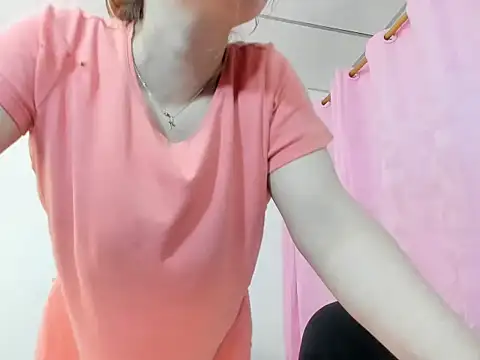 lorenitabella online show from 13, 9, 2025