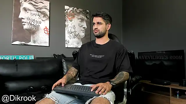 Snapshot of Davevilboy chatting on 3, 12, 2024 Davevilboy online show from 3, 12, 2024