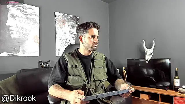Snapshot of Davevilboy chatting on 13, 1, 2025 Davevilboy online show from 13, 1, 2025