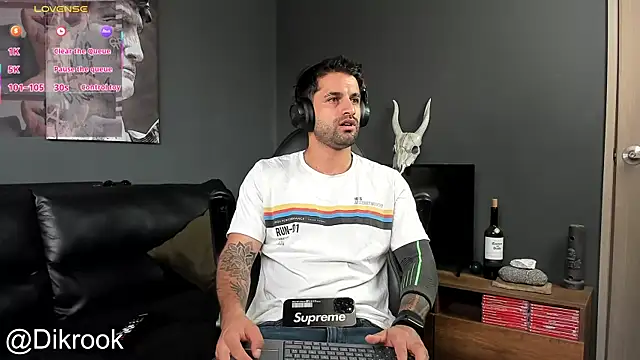 Snapshot of Davevilboy chatting on 5, 2, 2025 Davevilboy online show from 5, 2, 2025