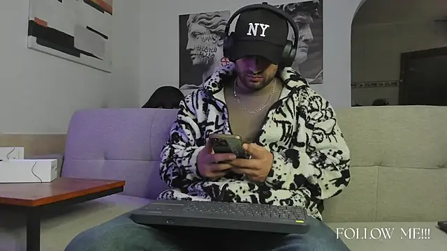 Snapshot of Davevilboy chatting on 23, 9, 2025 Davevilboy online show from 23, 9, 2025