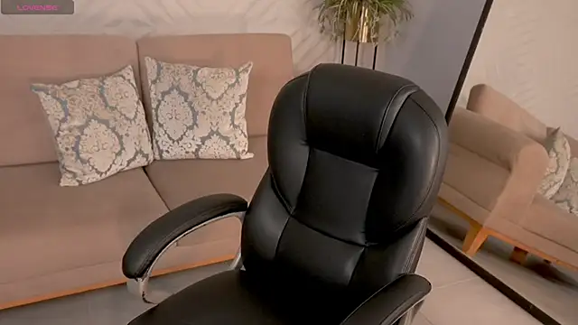 Snapshot of MadelineFox chatting on 25, 4, 2026 MadelineFox online show from 25, 4, 2026