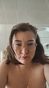 Snapshot of HunnyyLove chatting on 11, 10, 2025 HunnyyLove online show from 11, 10, 2025