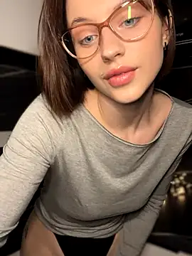 Snapshot of Camilla_Railian chatting on 2, 12, 2024 Camilla Railian online show from 2, 12, 2024