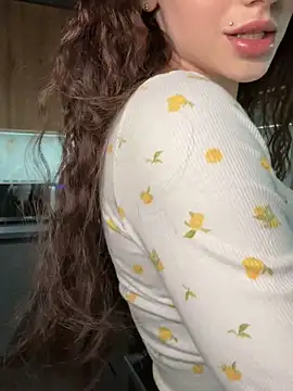 Snapshot of Camilla_Railian chatting on 12, 3, 2025 Camilla Railian online show from 12, 3, 2025